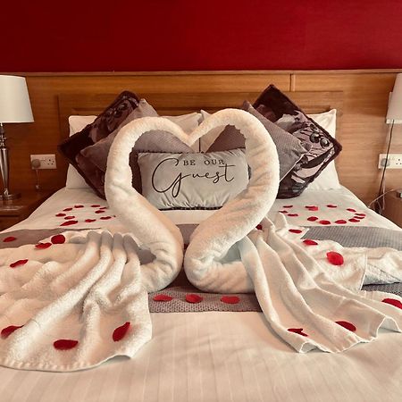 The Hedges Hotel Stranocum Bagian luar foto
